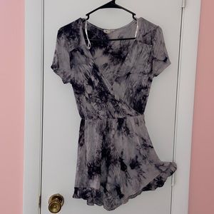 ❤️‍🔥2/$12 Tie-dye romper!